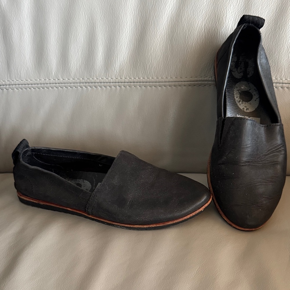 Sorel Black Leather Slip-On Shoes sz 7.5